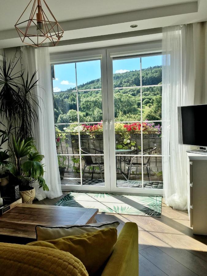 Apartament Dobre Miejsce Ustrzyki Dolne Bagian luar foto